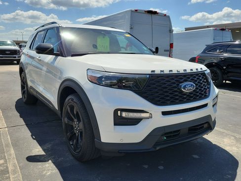 Used 2020 Ford Explorer ST w/ ST Street Pack image 6