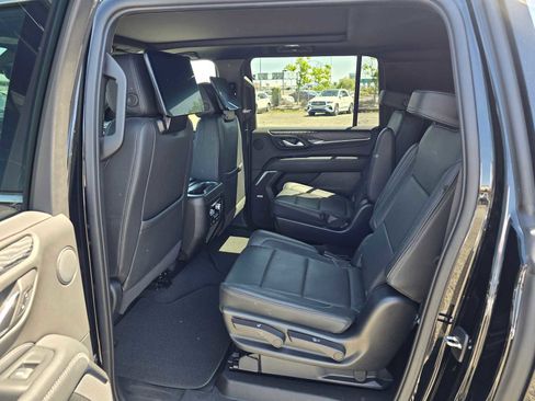 Used 2023 GMC Yukon XL Denali w/ Denali Reserve Package AWD/4WD image 18