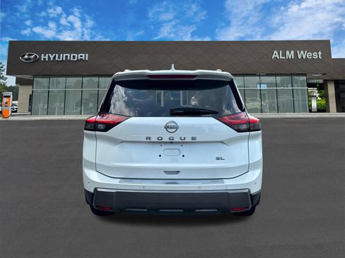 Used 2024 Nissan Rogue SL w/ SL Premium Package FWD image 6