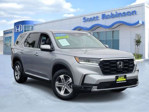 Certified 2025 Honda Pilot EX-L image 1