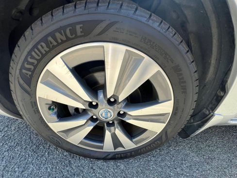 Used 2013 Nissan Leaf SL w/ Premium Pkg image 29