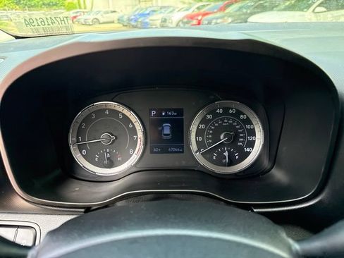 Used 2021 Hyundai Venue SE FWD image 9