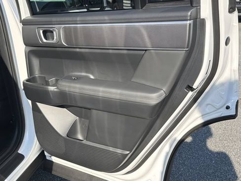 New 2027 Hyundai Santa Fe SEL FWD image 18