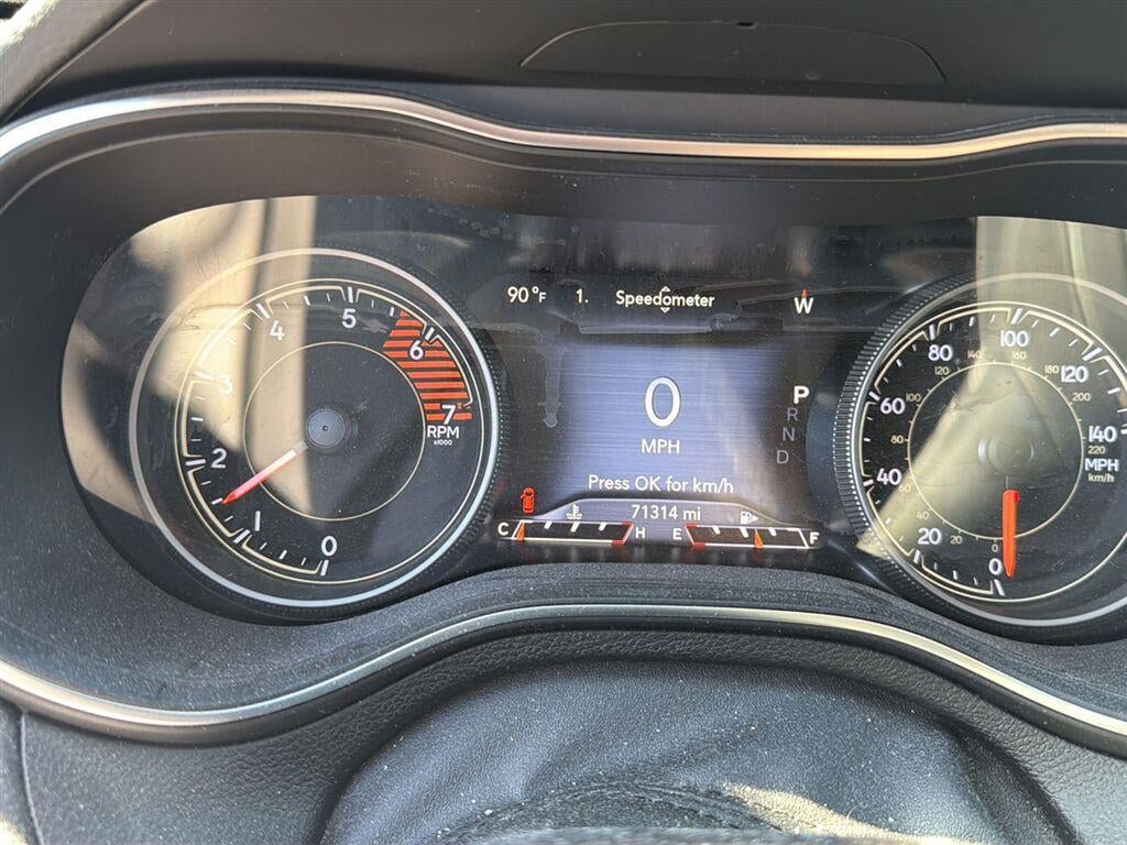 Used 2020 Jeep Cherokee Limited AWD/4WD image 32