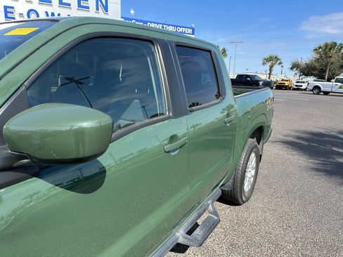 Used 2023 Nissan Frontier SV w/ Technology Package image 11