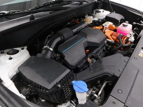 Used 2025 Hyundai Santa Fe SEL FWD image 32