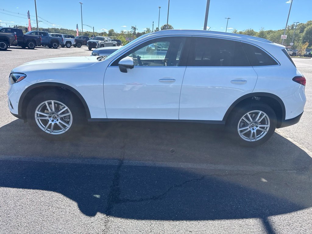 Used 2026 Mercedes-Benz GLC 300 4MATIC image 1