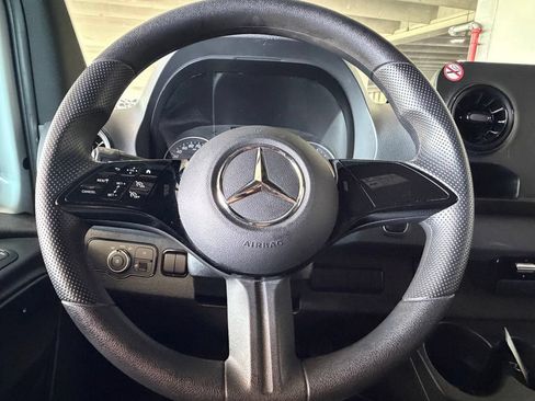Used 2025 Mercedes-Benz Sprinter 2500 image 26