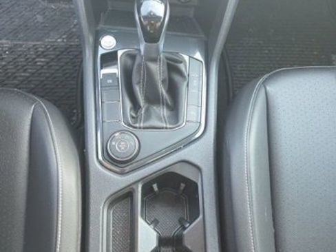 Used 2023 Volkswagen Tiguan SE R-Line image 29