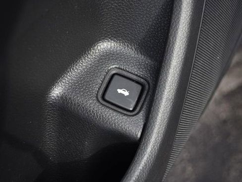 Used 2020 Honda Accord LX image 9