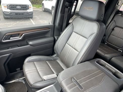 Used 2025 Chevrolet Silverado 3500 High Country w/ High Country Premium Package AWD/4WD image 24