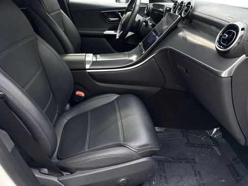 Used 2024 Mercedes-Benz GLC 300 image 41