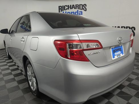 Used 2012 Toyota Camry LE FWD image 2