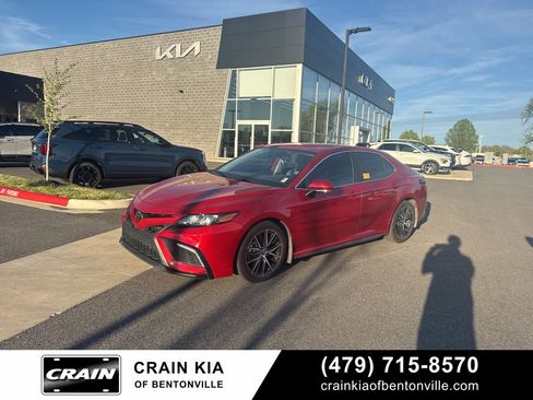 Used 2022 Toyota Camry SE image 23