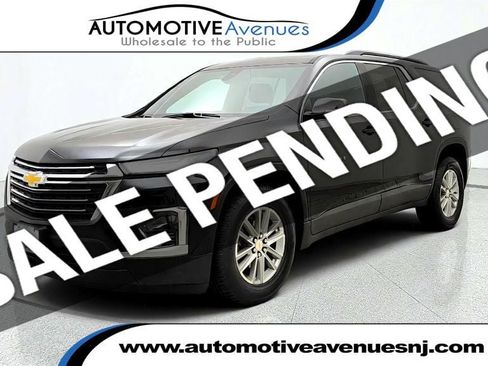 Used 2023 Chevrolet Traverse LT AWD/4WD image 1