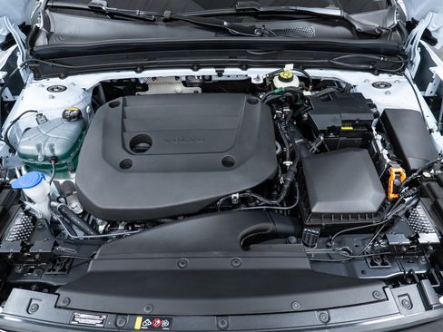 New 2026 Volvo XC40 B5 Plus w/ Protection Package Premier image 9