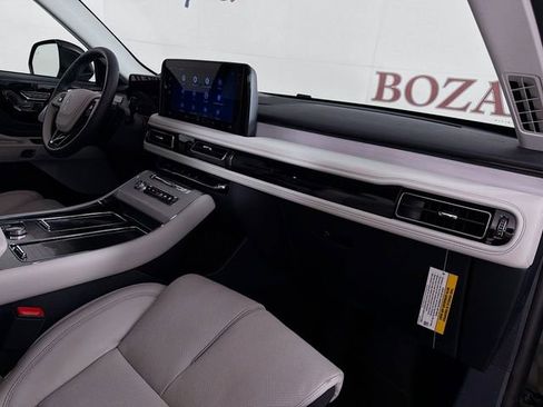 New 2026 Lincoln Aviator Reserve w/ Luxury Package RWD image 34
