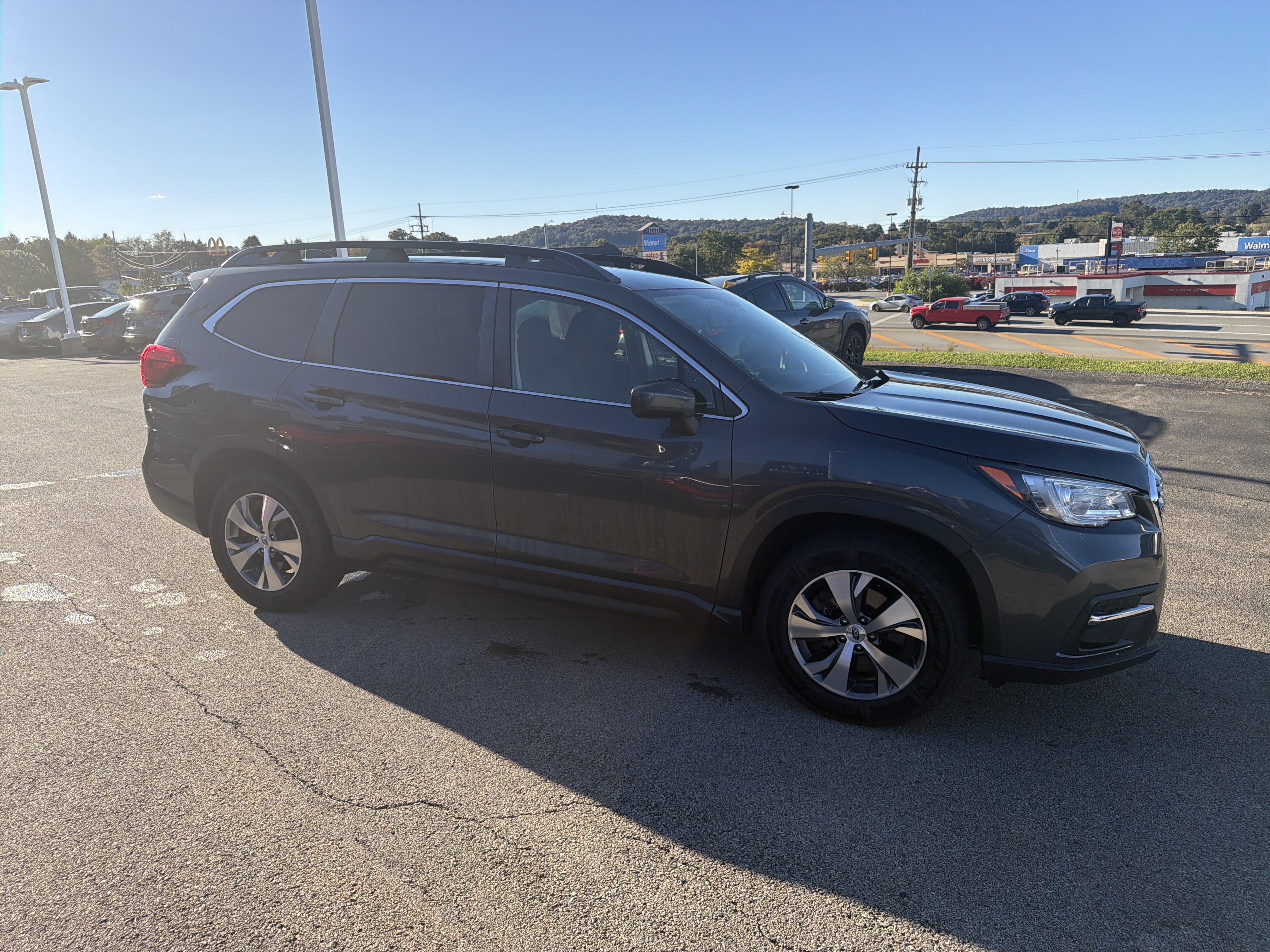 Used 2021 Subaru Ascent Premium w/ Convenience Package AWD/4WD image 3