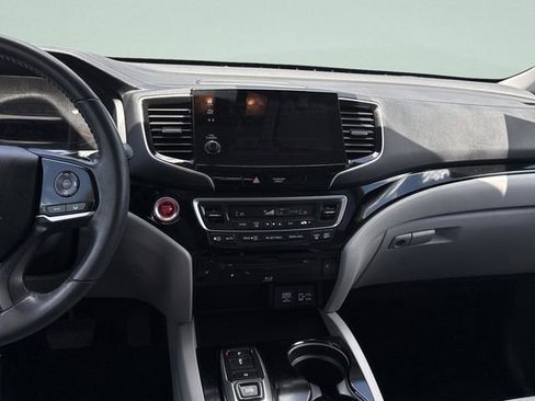 Used 2021 Honda Pilot Touring image 23