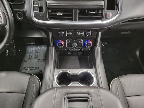 Used 2024 Chevrolet Suburban Premier image 16