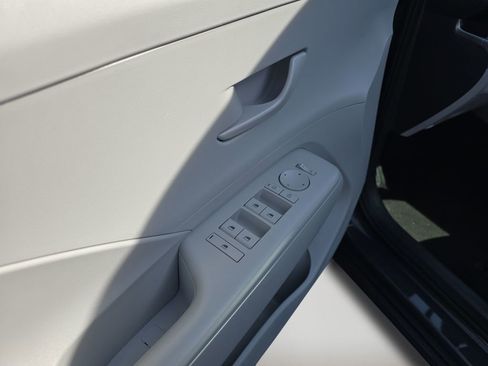 Certified 2025 Hyundai Kona SEL image 22