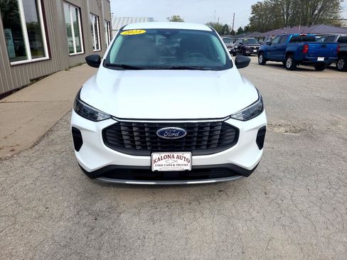 Used 2023 Ford Escape Active image 3