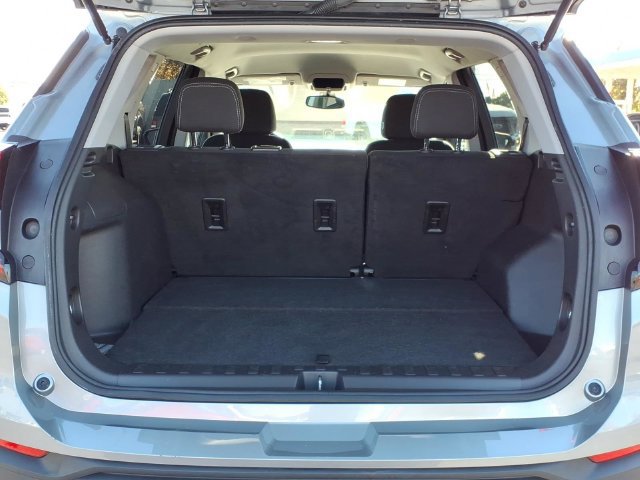 Used 2024 GMC Terrain SLE FWD image 9