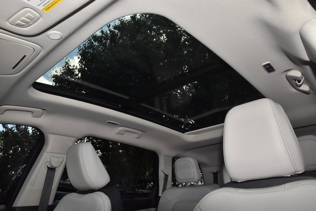 Certified 2025 Lincoln Aviator 2WD w/ Jet Appearance Package image 33