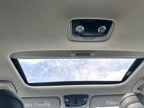 New 2025 Kia Niro EX Touring image 30