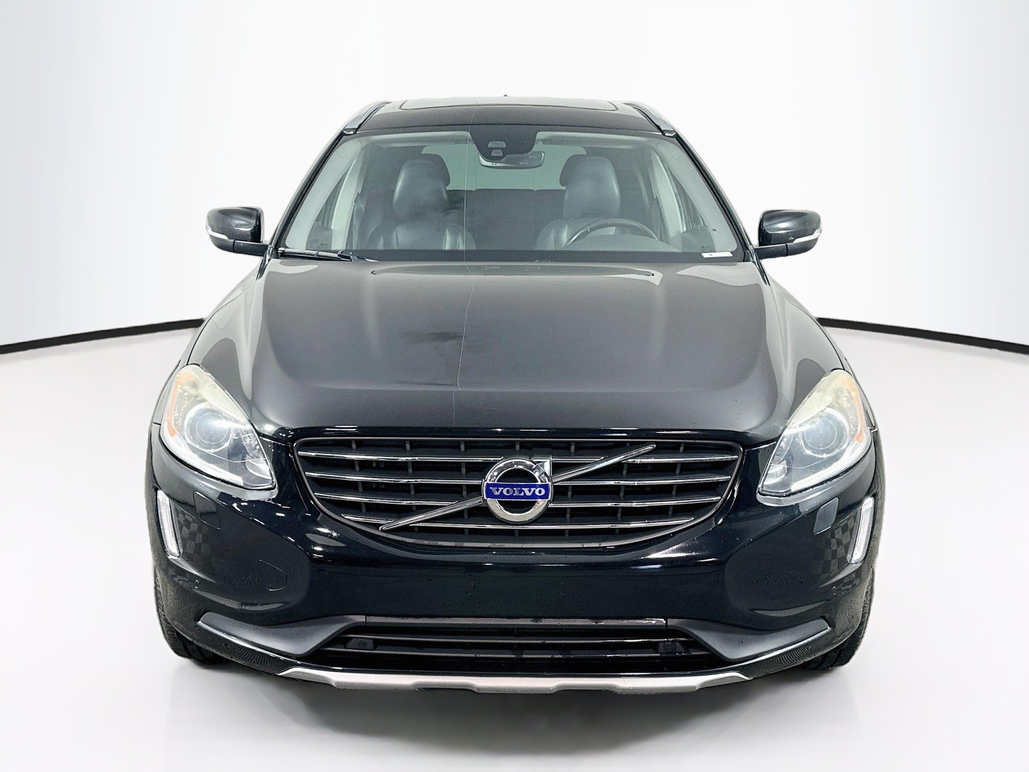 Used 2017 Volvo XC60 T5 Inscription w/ Preferred Option Package AWD/4WD image 2