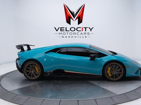 Used 2019 Lamborghini Huracan Performante AWD/4WD image 13