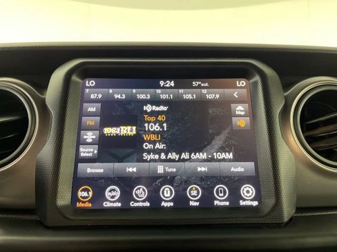 Used 2022 Jeep Wrangler Unlimited Sport image 28