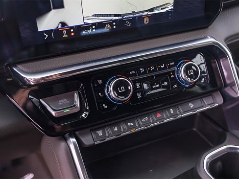 Used 2024 GMC Sierra 2500 Denali w/ Denali Reserve Package image 21