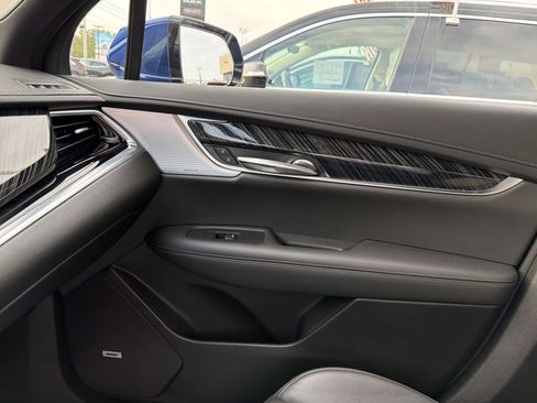Certified 2025 Cadillac XT6 Premium Luxury image 22
