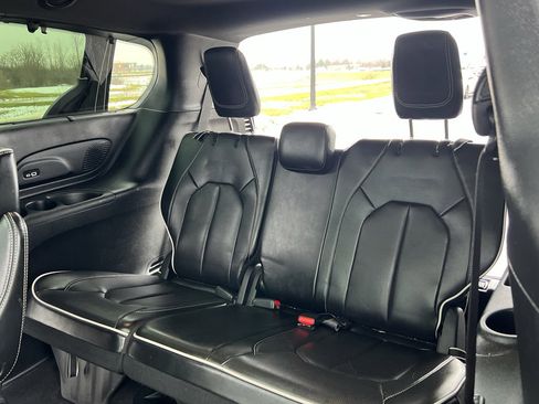 Used 2023 Chrysler Pacifica Limited w/ S Appearance Package image 38