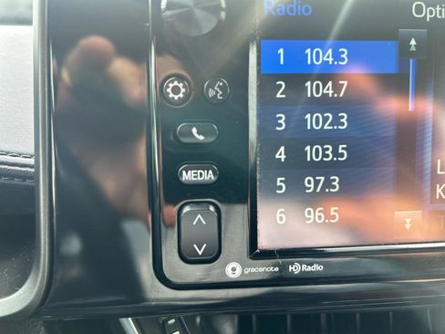 Used 2018 Toyota C-HR XLE FWD image 20