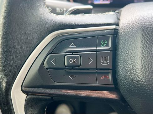 Used 2022 Jeep Grand Cherokee Altitude image 12