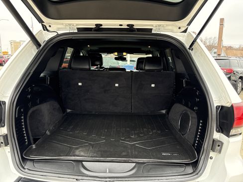 Used 2019 Jeep Grand Cherokee Altitude image 5