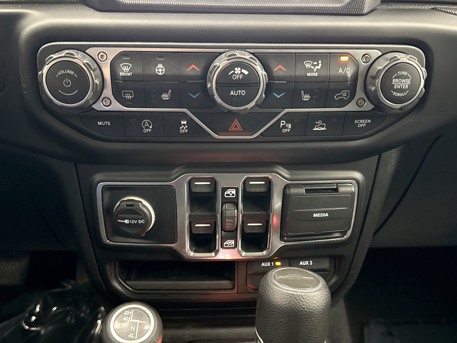 Used 2021 Jeep Gladiator Sport AWD/4WD image 23