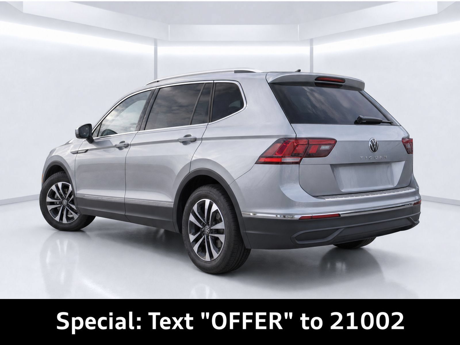 Used 2024 Volkswagen Tiguan S FWD image 3