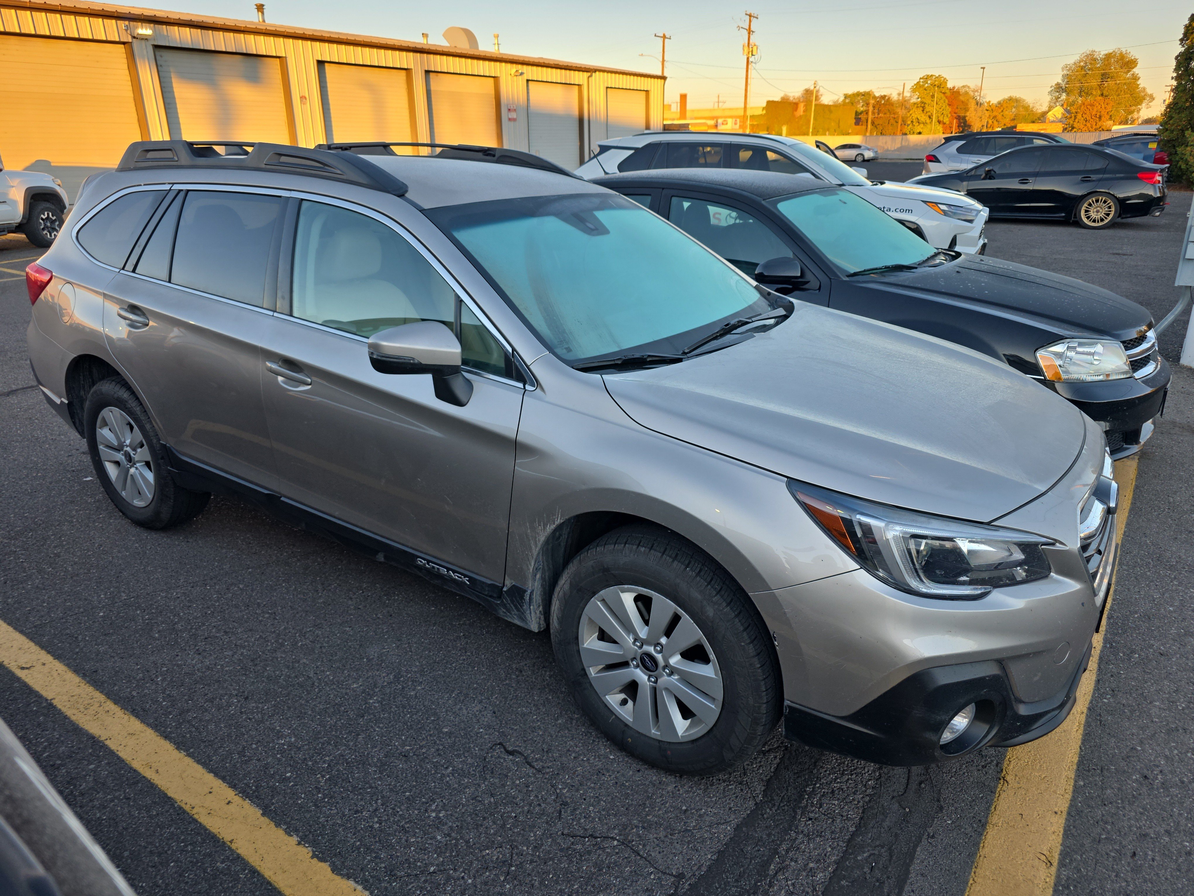Used 2018 Subaru Outback 2.5i Premium AWD/4WD image 1