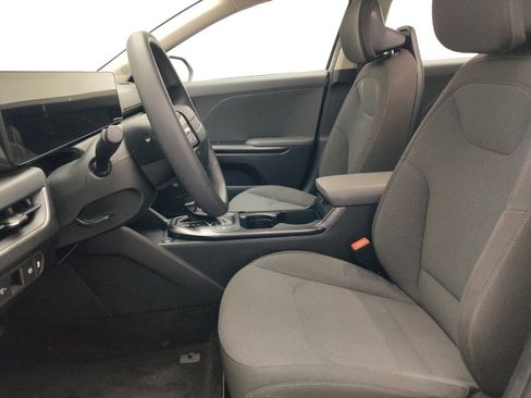 Used 2025 Kia K4 FWD image 17