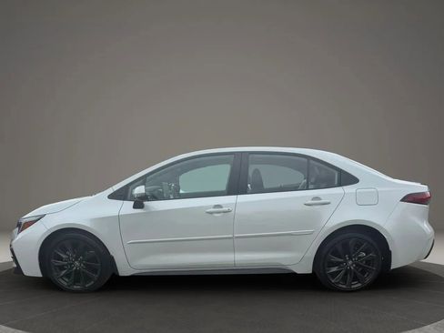 Used 2025 Toyota Corolla XSE FWD image 8