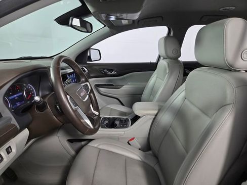 Used 2023 GMC Acadia SLT image 12