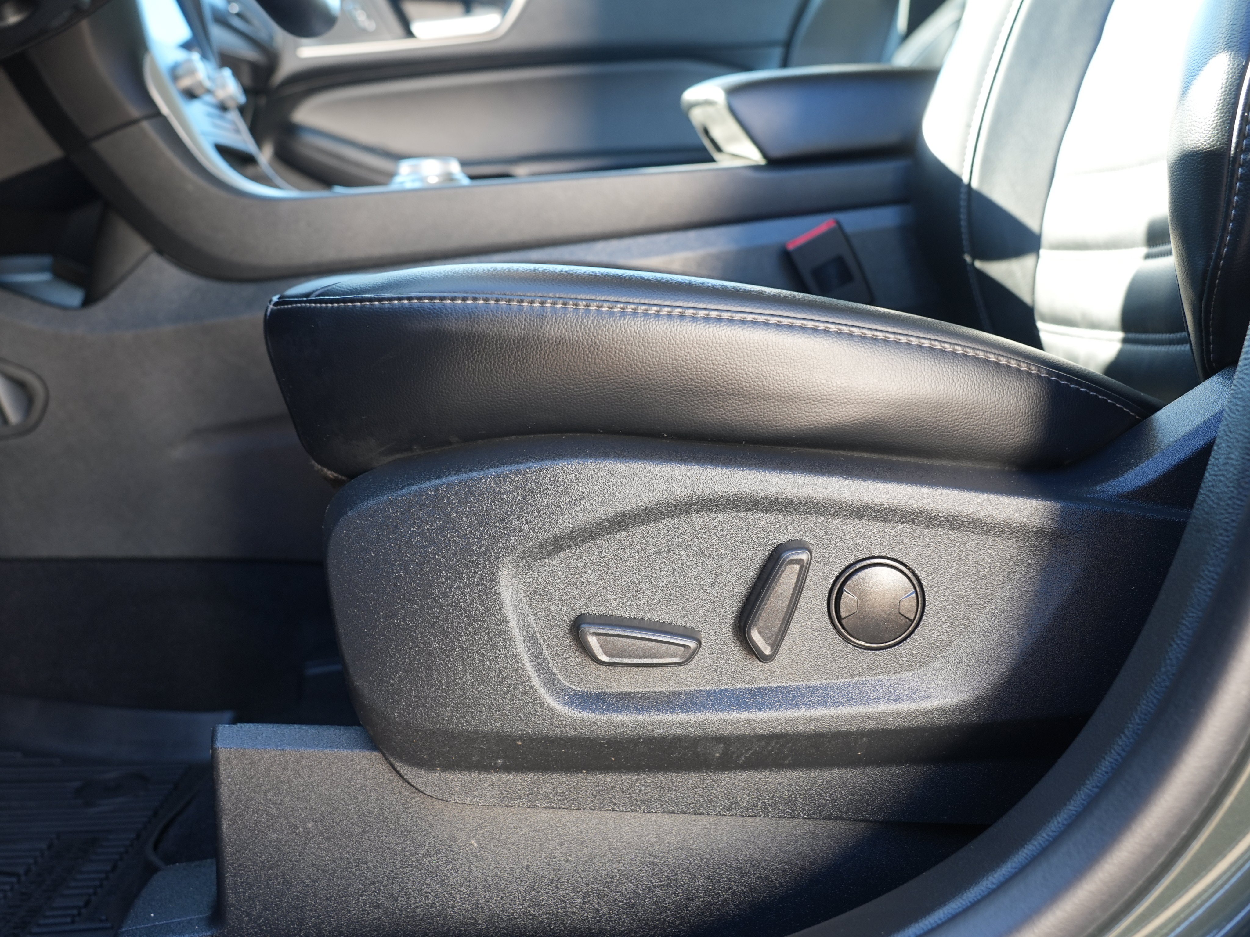 Used 2024 Ford Edge SEL w/ Convenience Package AWD/4WD image 17