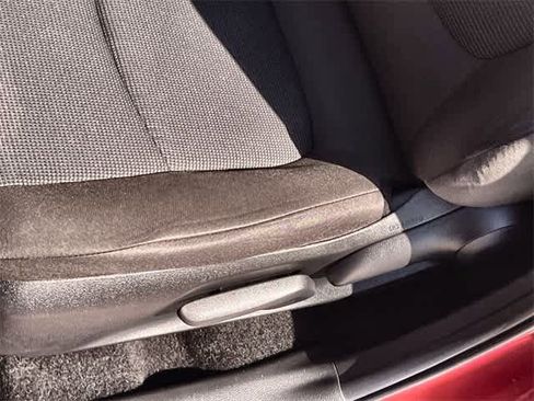 Used 2022 Toyota RAV4 LE image 30