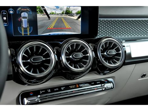 Certified 2025 Mercedes-Benz GLB 250 4MATIC image 21