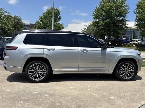 Used 2024 Jeep Grand Cherokee L Summit AWD/4WD image 2