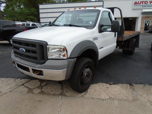 Used 2005 Ford F550 4x4 Regular Cab Super Duty image 1