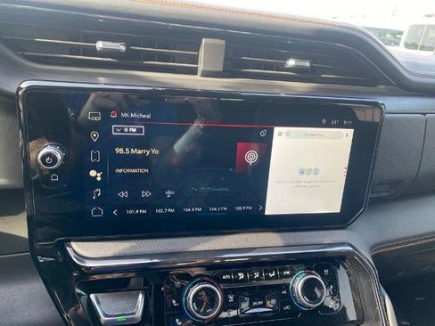 Used 2024 GMC Sierra 2500 AT4 w/ AT4 Premium Plus Package AWD/4WD image 20